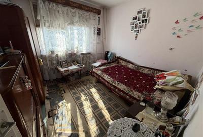 Milcov - Bazar - stradal - etajul 1 - 4