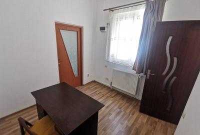 Casa de vanzare, 2 corpuri si garaj, curte comuna, zona Turda - 5