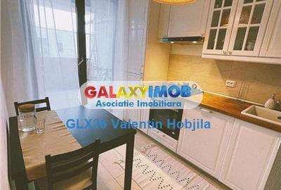 Apartament cu 3 camere semidecomandat, mobilat în Băneasa