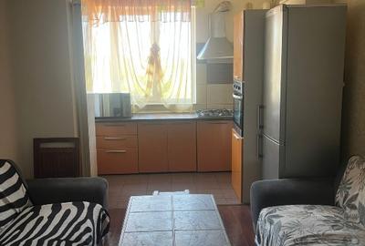 Apartament cu 2 camere semidecomandat, mobilat în Tătărași