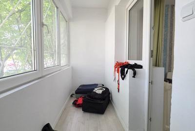 Calea Vacaresti - Parc Tineretului (Lumea Copiilor), bloc 1988 - 19