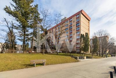 Vanzare apartament cu 3 camere - zona Centrul Civic - 1