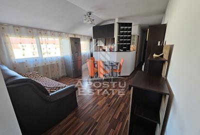 Apartament cu 3 camere semidecomandat, mobilat în Cetății