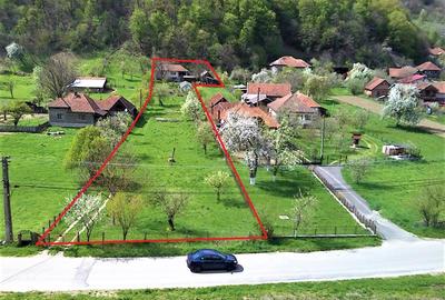 Casa si 3919 mp teren intravilan  in  Bucuresci, jud. Hunedoara - 2