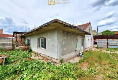 Casă la rosu cu teren generos de vânzare aproape de Intim - 9