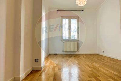Apartament 120 mp| Imobil boutique | Master cu baie proprie | 2 terase - 9