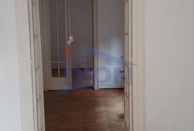 Proprietate interbelica in zona linistita, perfecta pentru investitie - 4