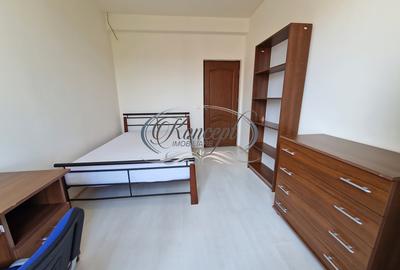 Apartament cu 3 camere semidecomandat, mobilat în Zorilor