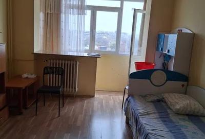 Apartament cu 3 camere decomandat în Berceni