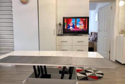 Apartament cu 2 camere, mobilat în Central