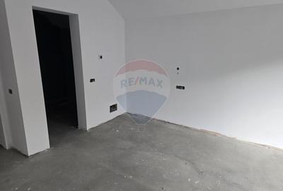 Casă / Vilă cu 7 camere de vânzare - 4