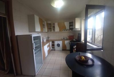 Casa de vanzare la 5 min de Centru cu trei nivele (D+P+1) si teren de 4300mp - 11