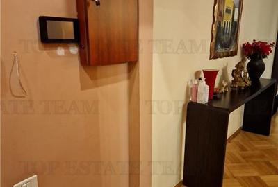 Apartament de vanzare Eminescu, parter bloc,  70 mpu , zona centrala, cabinet st - 5