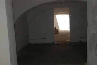 Spatiu Comercial Ultracentral la demisol cu parcare proprie - 8