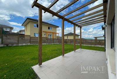 Casă / Vilă cu 4 camere de închiriat - Dezmir - 2