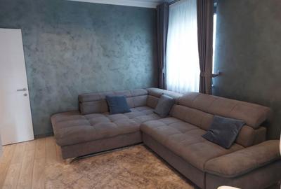 Apartament cu 2 camere decomandat în Tractorul