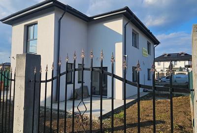 Duplex pe strada Fluturilor 110000+TVA - 1