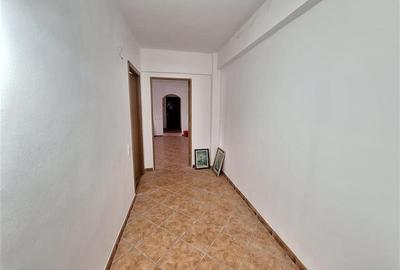 Apartament 4 camere decomandat Milcov-Bacau - 12