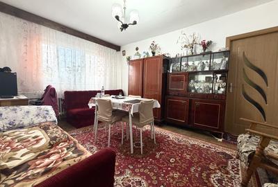 Apartament cu 2 camere semidecomandat, mobilat în Complex Studențesc