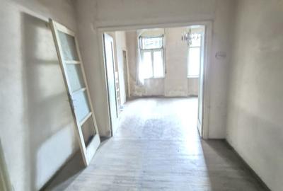 Dorobanti Str. Roma, vanzare apartament 3 camere pe hol locuibil - 1