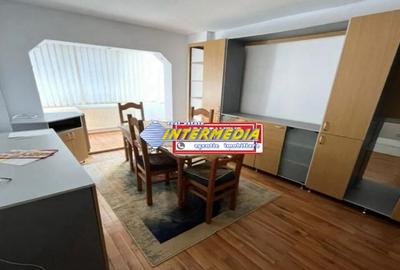 Apartament 3 camere decomandat etaj 1 Cetate finisat