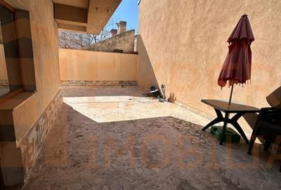 Apartament 2 camere de vanzare, situat in zona Casa de Cultura - 11