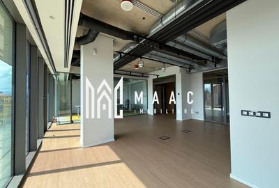 Birou, de 765 mp, în Central