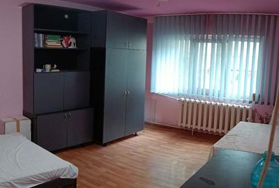 Apartament trei camere strada Lisabonei