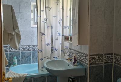Apartament cu 3 camere Zona centrala Str. Bucegi Liceul de Arte etaj 3 , 2 balc - 7