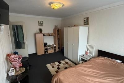 Apartament cu 3 camere decomandat în Păcurari