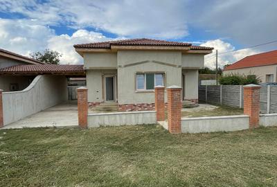 Casă cu 3 camere în Bazoș