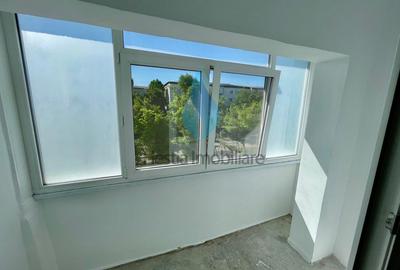 Apartament cu 4 camere decomandat în Galata