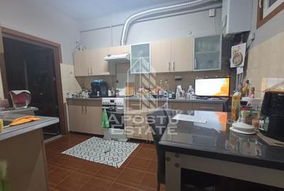 Apartament cu 4 camere, centrala proprie, 2 bai, terasa, zona Iosefin. - 3