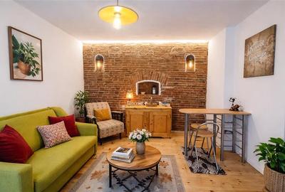 Apartament cu 2 camere semidecomandat, mobilat în Central