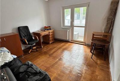 4 camere l Str.Sesului l Balcon l Etaj intermediar - 4