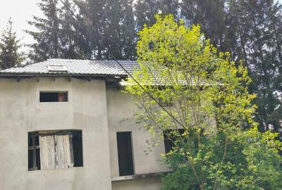 Casa la rosu plus teren  cu utilitati - 9
