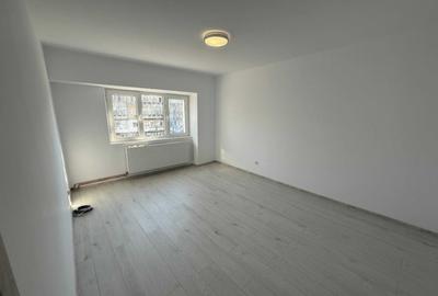 Etaj 3/10 - 2 camere decomandat - renovat - bloc pe cadre - Dacia - 2