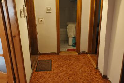 Apartament 3 camere- Zona Sud - etaj 2 - 54 mp - 7