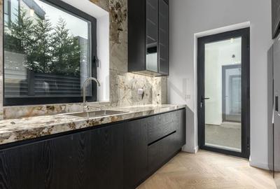 REV2004888 Vila deosebita I Erou Iancu Nicolae - 12