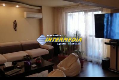 Apartament cu 4 camere decomandat, mobilat în Cetate