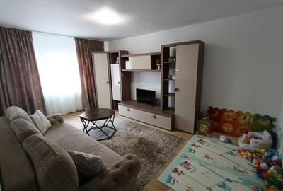 Apartament cu 2 camere decomandat, mobilat în Central