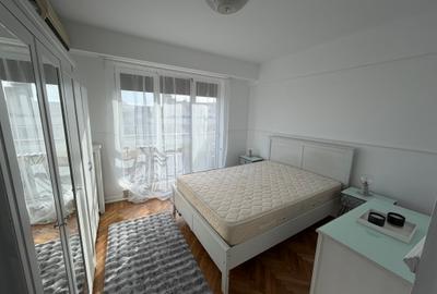 Apartament cu 2 camere semidecomandat, mobilat în P-ța Universității