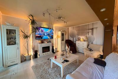 Apartament cu 4 camere decomandat, mobilat în Mazepa 1