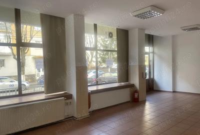 Spatiu comercial 2 camere zona Valea Aurie - 2