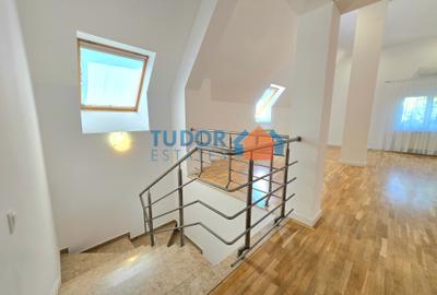 Renovated 6 Bedroom Luxury Villa with Private Garden, Swimming Pool & Sauna - 10