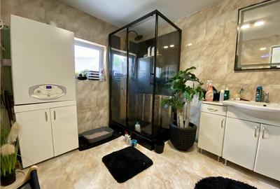 DAMBOVITA - CASA 4 CAMERE - 2 BAI - 4 LOCURI PARCARE - TERASA - 9