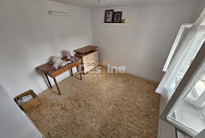 Casă individuală 2 camere + anexă in construcție - 250 mp teren - Bârlad - 3