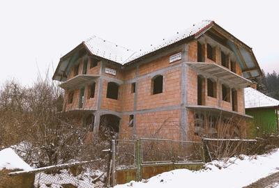 Vila la rosu - 15 camere, 700mp Baile Tusnad, Harghita - 3