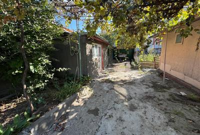 48500 Euro- 293 mp. Teren si casa batraneasca in mun. Galati - 6