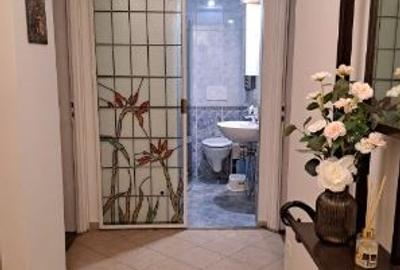 Apartament cu 2 camere decomandat, mobilat în P-ța Romană